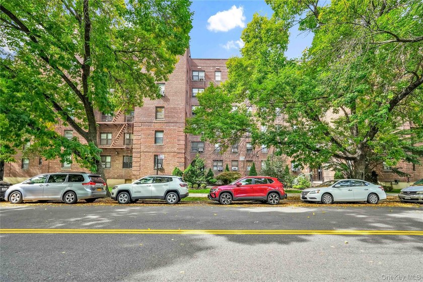 North Flushing - Fully Renovated 1-Bedroom Co-op; Move right - photo 15