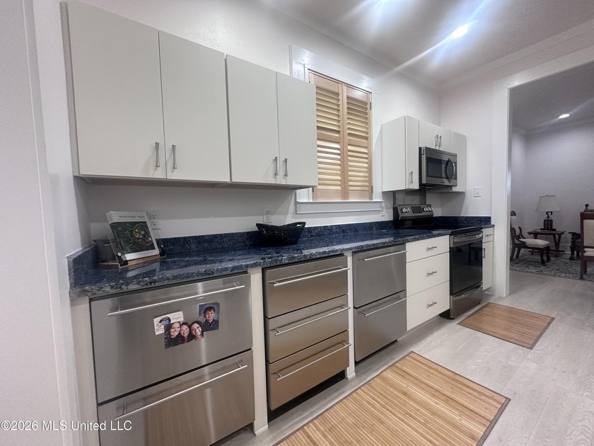 Very nice cozy home, walking distance to downtown, the - photo 19