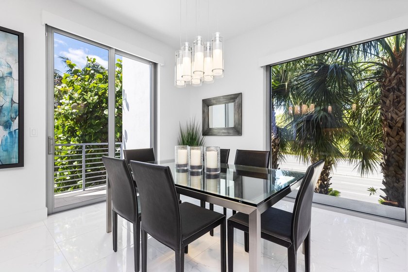Welcome to Moderne Boca Raton, where contemporary architecture - photo 20