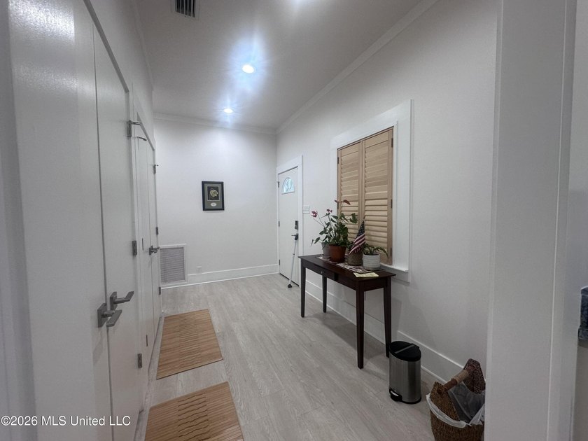 Very nice cozy home, walking distance to downtown, the - photo 23