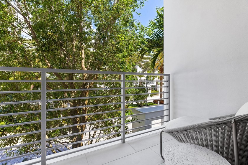 Welcome to Moderne Boca Raton, where contemporary architecture - photo 27