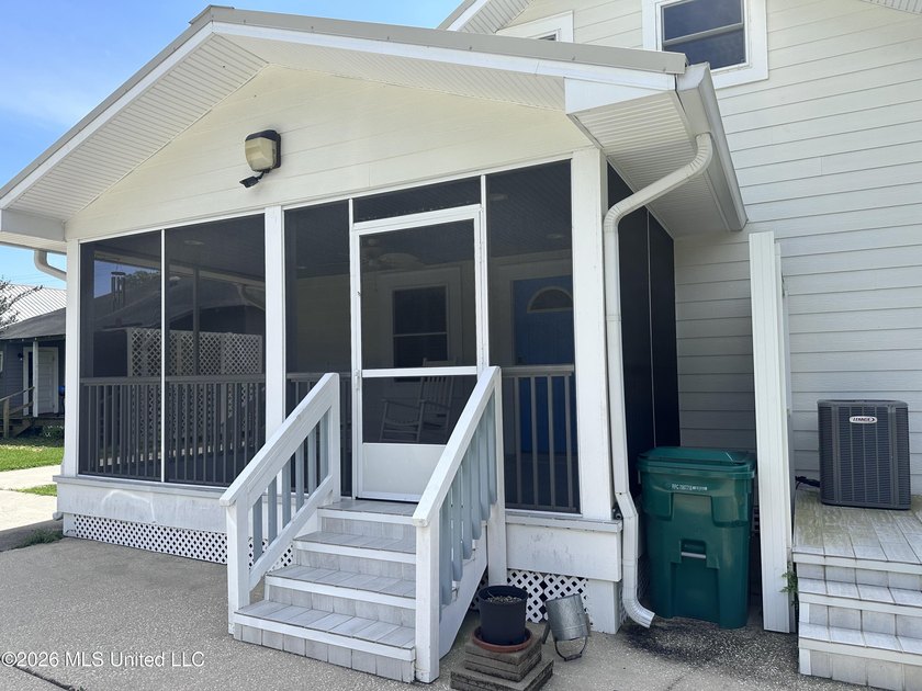 Very nice cozy home, walking distance to downtown, the - photo 35