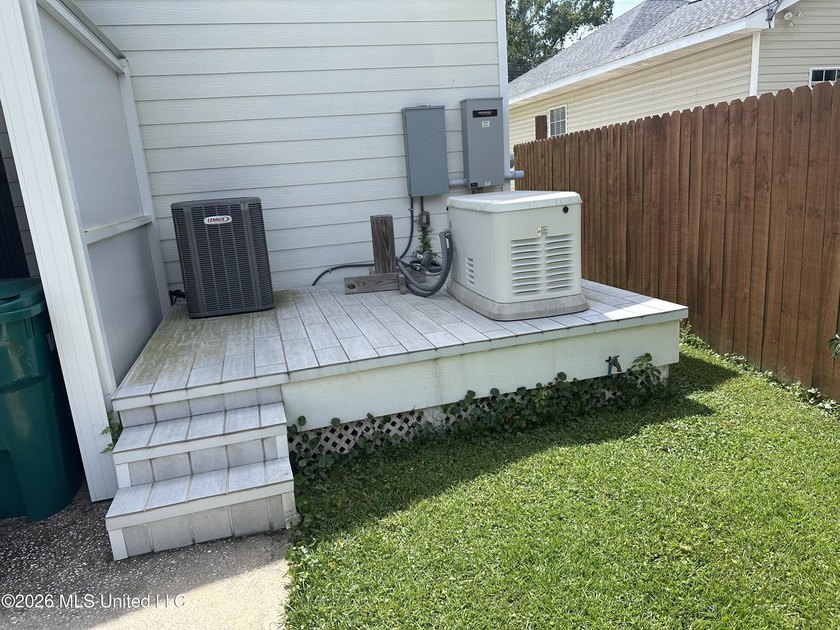 Very nice cozy home, walking distance to downtown, the - photo 36