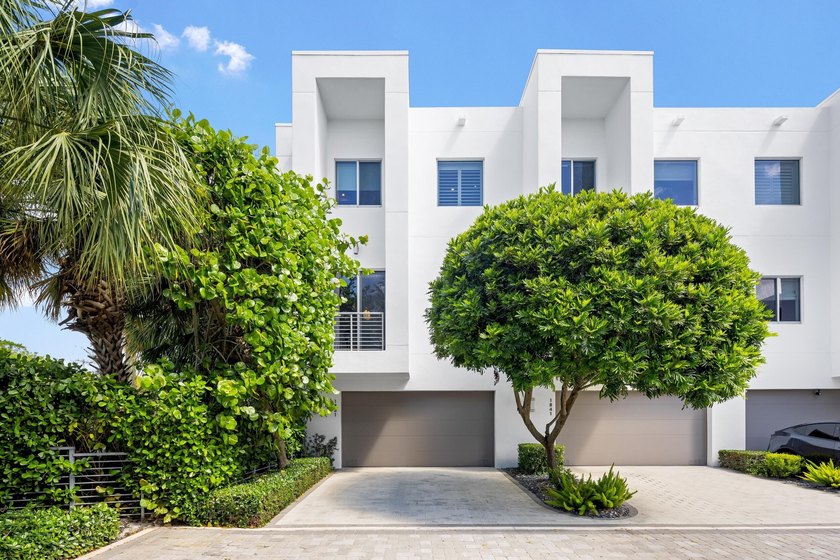 Welcome to Moderne Boca Raton, where contemporary architecture - photo 37