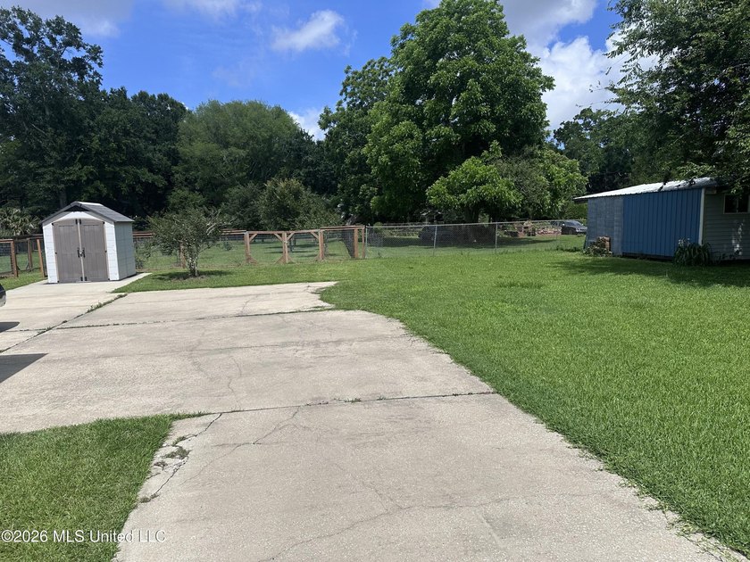 Very nice cozy home, walking distance to downtown, the - photo 39
