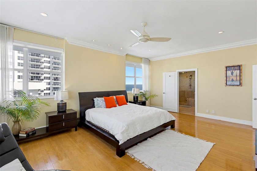 THIS SPECTACULAR PH WITH SPECTACULAR VIEWS AND EXPANSIVE - photo 30