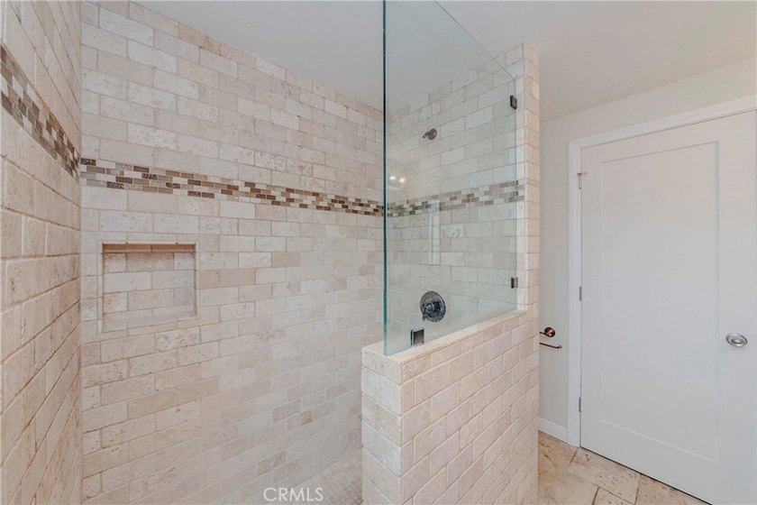 Don't miss this opportunity to own a beautifully maintained - photo 12