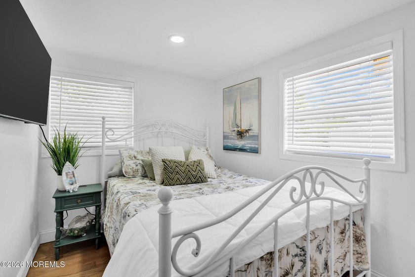 Waterfront Living Reimagined - Under $1Mpletely remodeled top to - photo 21