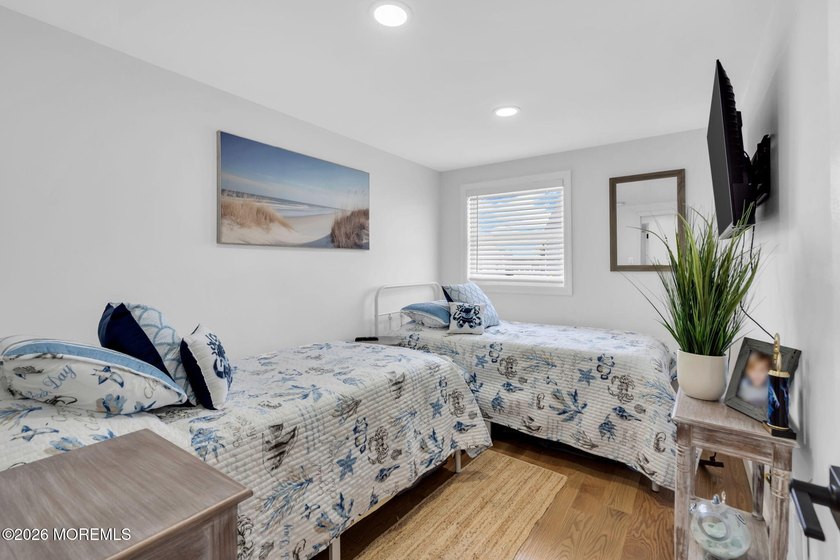 Waterfront Living Reimagined - Under $1Mpletely remodeled top to - photo 24