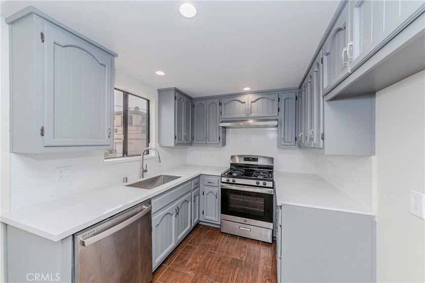 Don't miss this opportunity to own a beautifully maintained - photo 25