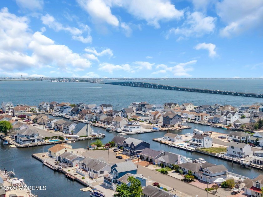Waterfront Living Reimagined - Under $1Mpletely remodeled top to - photo 33