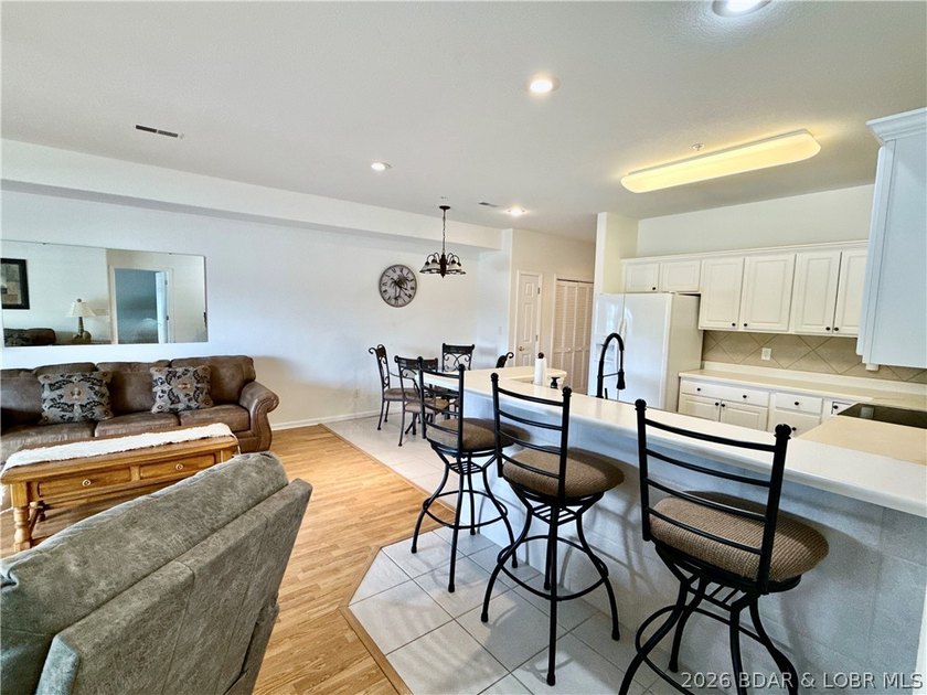 Welcome to the beautiful, peaceful Hyd-A-Way Cove condo complex - photo 2