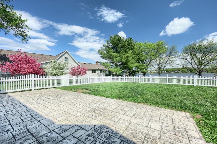 Exceptional Lakefront Living on a Beautiful Level Lot SOLD - photo 4