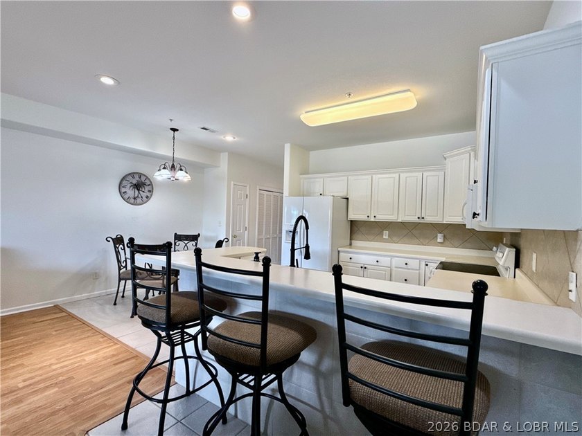 Welcome to the beautiful, peaceful Hyd-A-Way Cove condo complex - photo 7