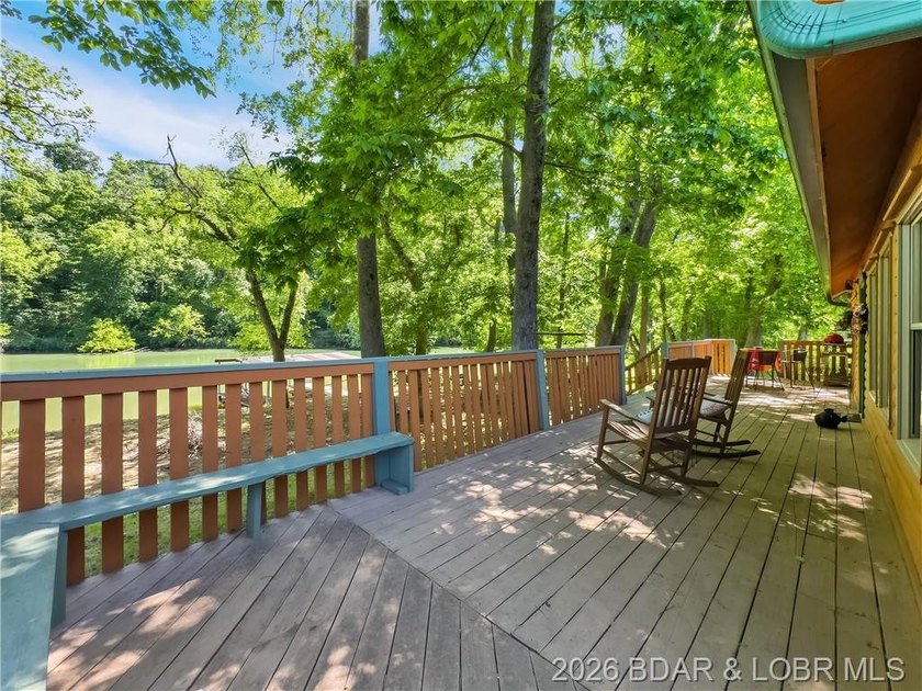 PRICE IMPROVEMENT! Welcome to your dream sanctuary, an inviting - photo 9