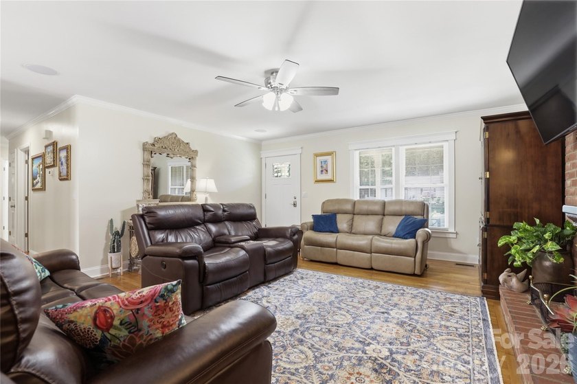Welcome to this stunning all brick home in Hunters Creek Estates - photo 9