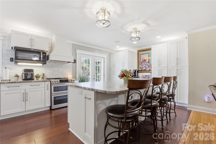 Welcome to this stunning all brick home in Hunters Creek Estates - photo 10