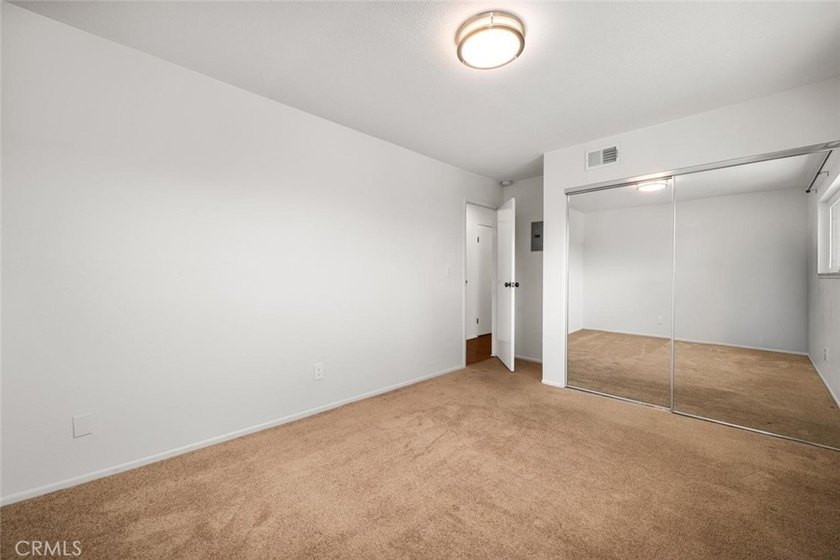 Welcome to this newly updated 2 bedroom/1 bath condo in the - photo 13