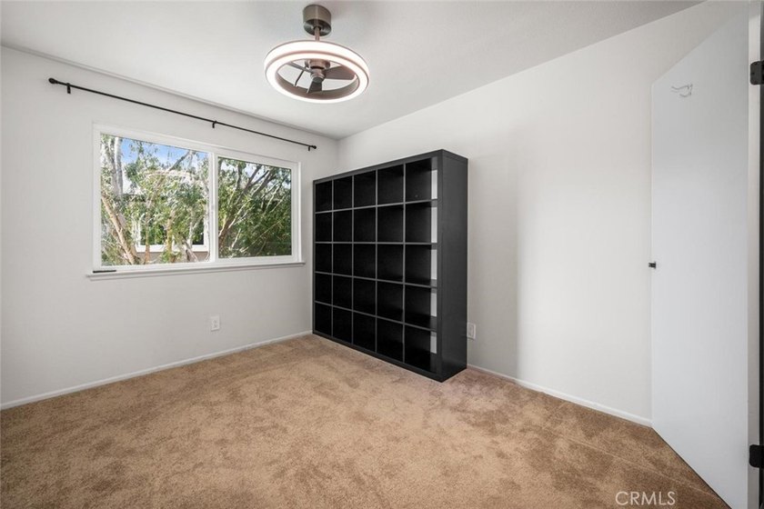Welcome to this newly updated 2 bedroom/1 bath condo in the - photo 18