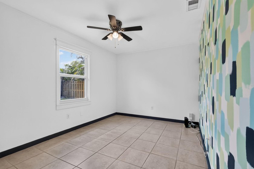 Welcome to this beautifully redone 2 bed 2 bath home with an - photo 21