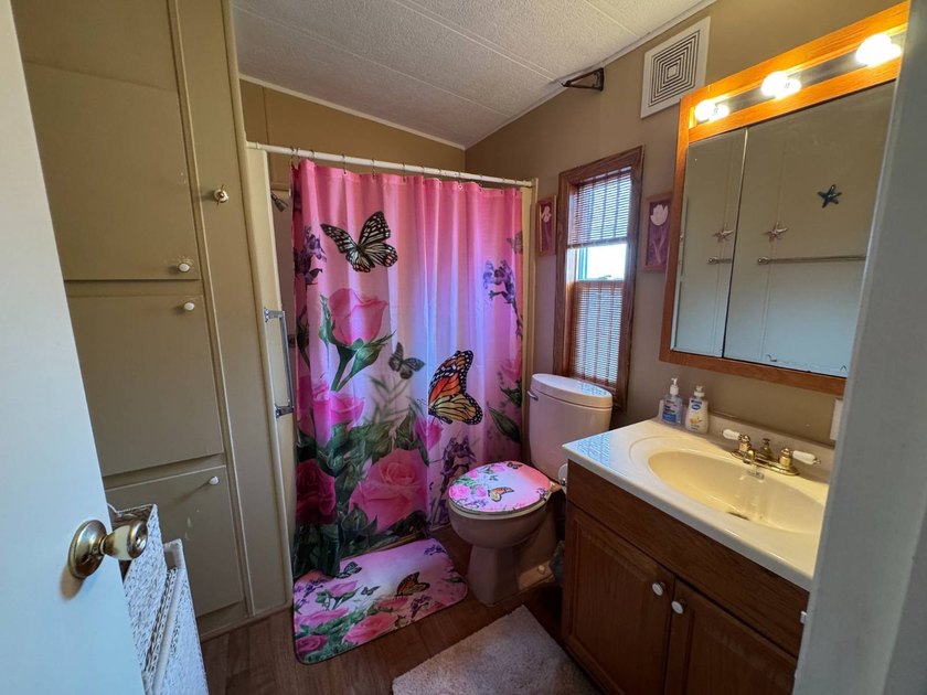 This beautiful, well-maintained home is the one! If you're - photo 36