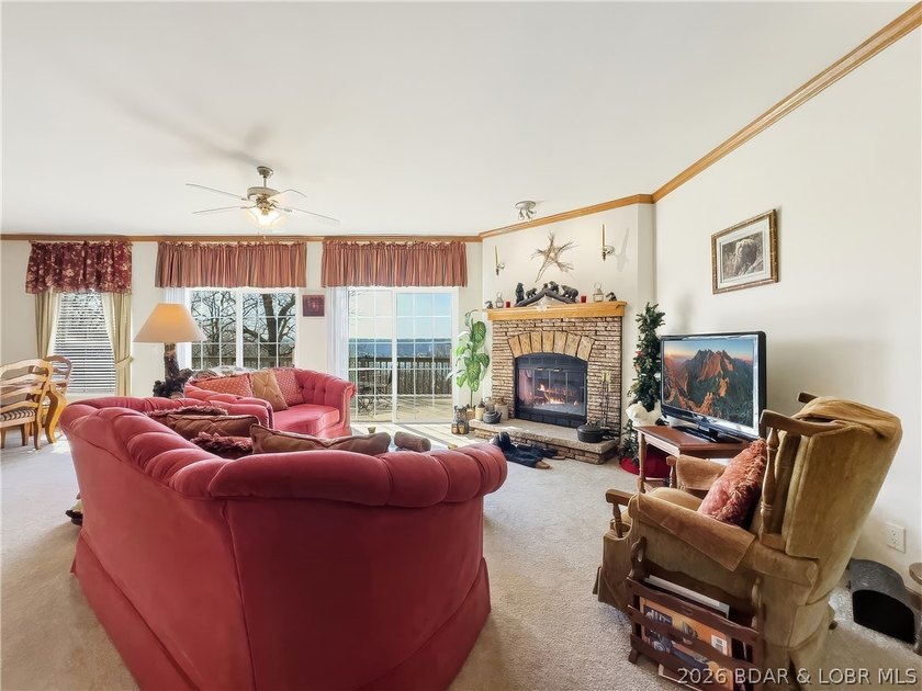Unique country home with impressive lake views on 1.7 acres &amp; a - photo 5