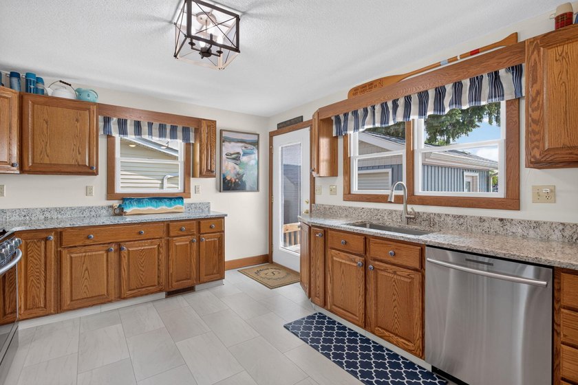 2733 Round Lake Hwy - photo 22