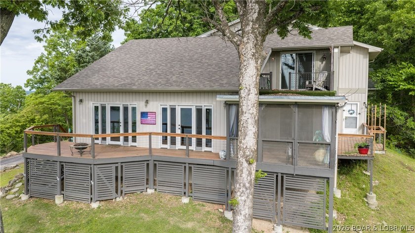 Check out that View! This beautifully maintained 3-bedroom - photo 4