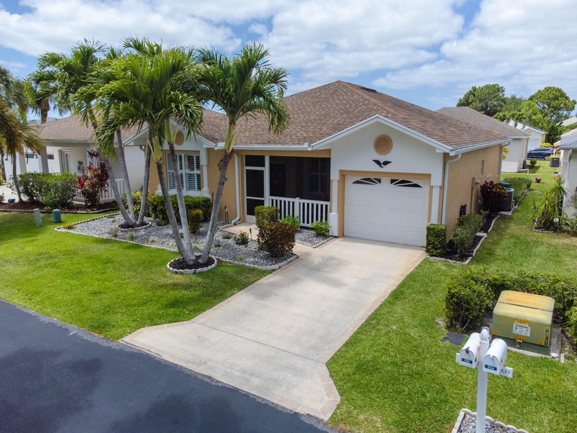 A gorgeous, well-maintained home nestled in the Isle of San - photo 2