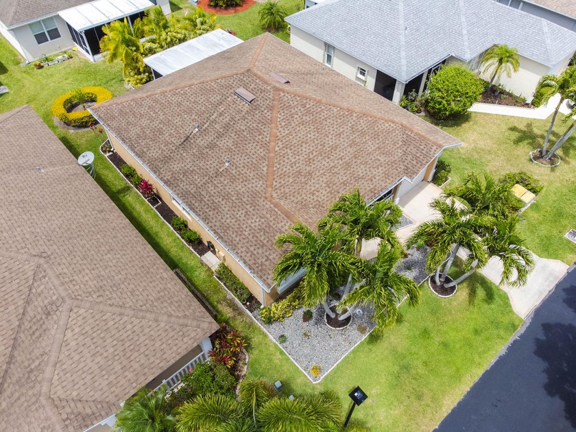 A gorgeous, well-maintained home nestled in the Isle of San - photo 5