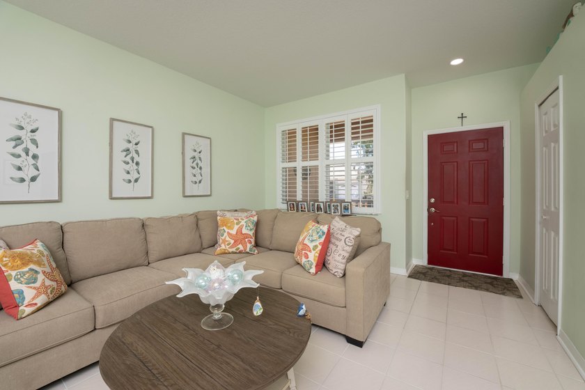 A gorgeous, well-maintained home nestled in the Isle of San - photo 10