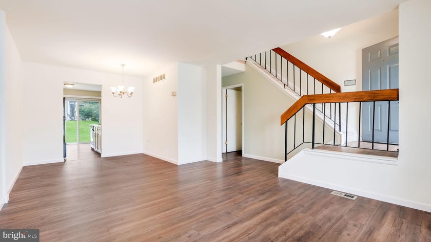 Don't wait to take a look at this 1,374 square foot 3 Bedroom 2 - photo 8