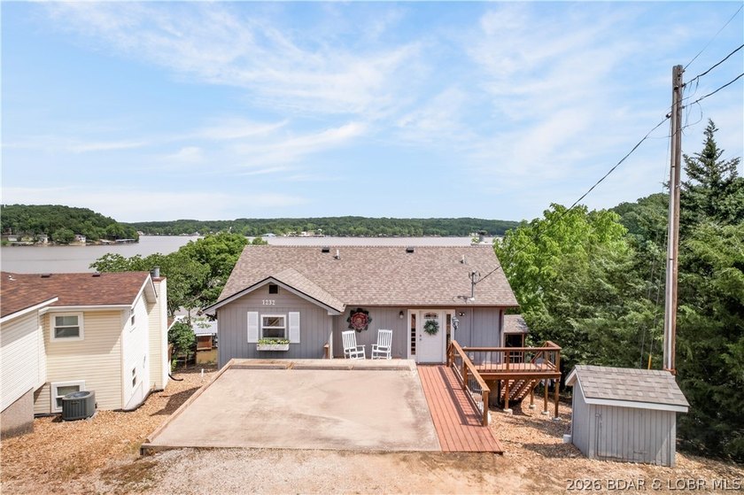 Discover the quieter side of the Lake of the Ozarks! Situated at - photo 4