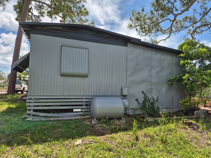 MOTIVATED SELLER! 2-Bedrooms and 2- bathrooms Located in a quiet - photo 3