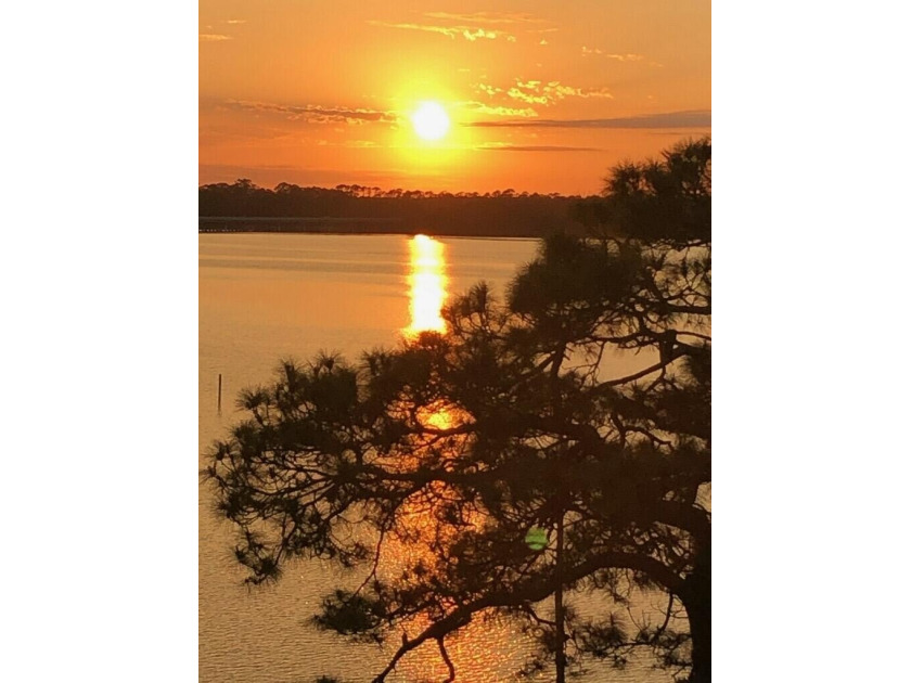 Welcome Home to your exquisite lakefront coastal oasis! Wild - photo 4