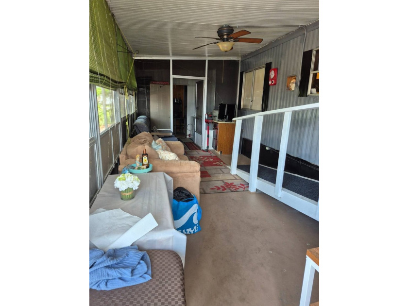 MOTIVATED SELLER! 2-Bedrooms and 2- bathrooms Located in a quiet - photo 7