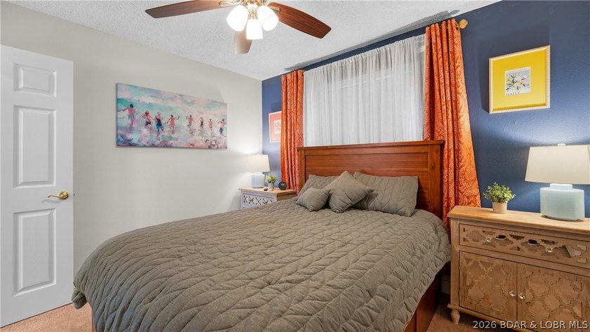 TOP-FLOOR WALK-IN WITH A VIEW! This Harbor Point condo checks - photo 10