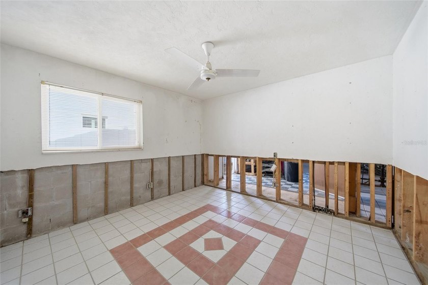 Located on a quiet cul-de-sac on Paradise Island, this 9,518 SF - photo 11