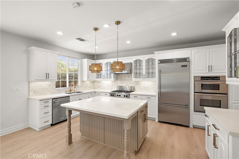 Welcome to this beautifully reimagined turnkey home, ideally - photo 13