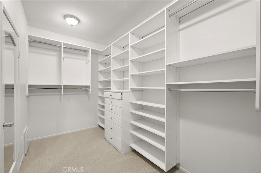 Welcome to this beautifully reimagined turnkey home, ideally - photo 22