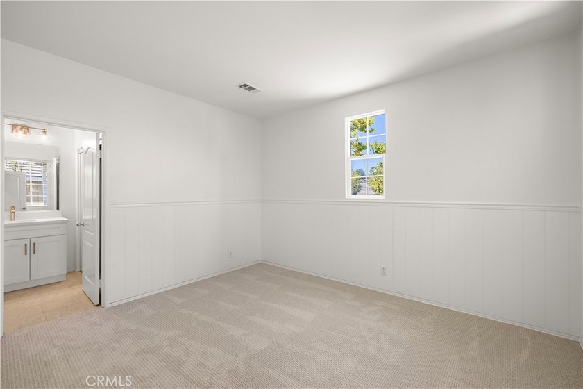 Welcome to this beautifully reimagined turnkey home, ideally - photo 23