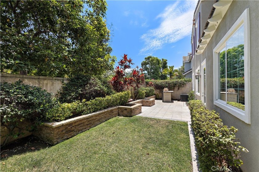 Welcome to this beautifully reimagined turnkey home, ideally - photo 29