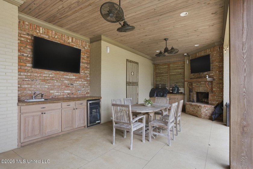 Stunning Lakefront Home with Pool and 4 Acres! Welcome to this - photo 40