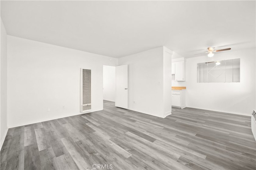 Welcome to this beautifully updated top-floor 1-bedroom, 1-bath - photo 3