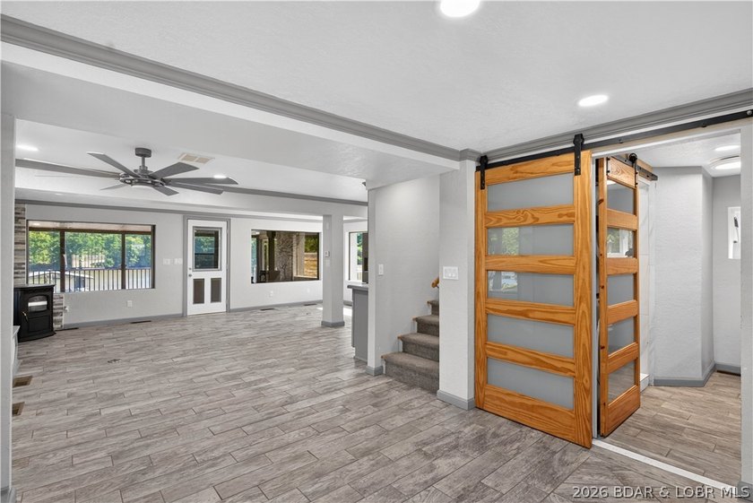 Lakefront, beautifully remodeled property, perfectly positioned - photo 7
