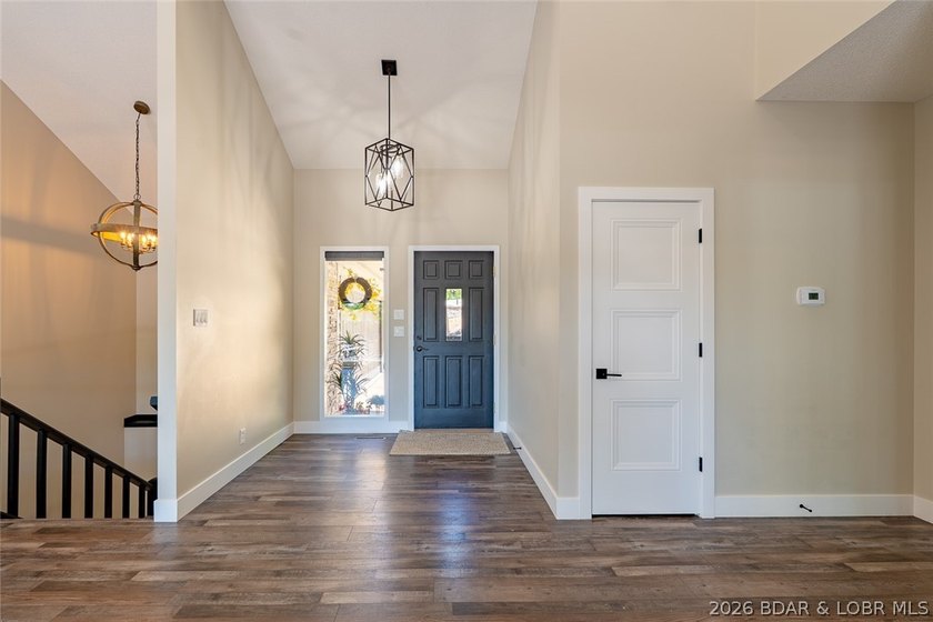 Newly updated lakefront home in Four Seasons with Brand New Roof - photo 11