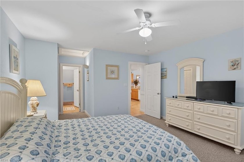 Discover the quintessential Outer Banks lifestyle in the heart - photo 31