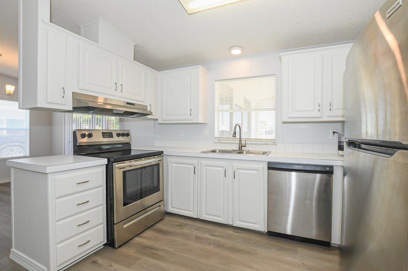 LAND OWNED! HOA Only $338/Mo includes Sewer/Trash/Cable/Internet - photo 12