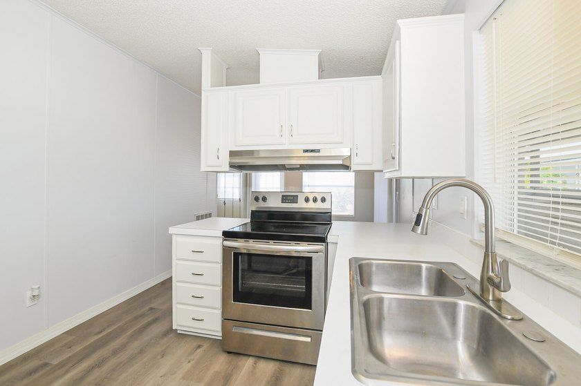 LAND OWNED! HOA Only $338/Mo includes Sewer/Trash/Cable/Internet - photo 13