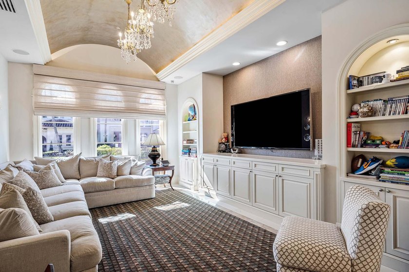 An extraordinary opportunity to own nearly an acre of prime golf - photo 28